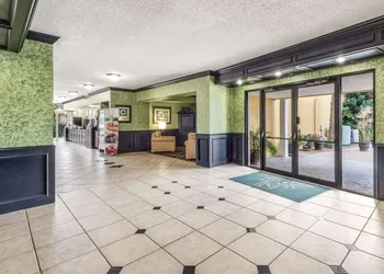 Quality Inn & Suites Corpus Christi Beachside hotel thumbnail 4