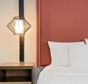 La Quinta Inn & Suites by Wyndham San Francisco Airport N hotel detail image 5