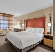 La Quinta Inn & Suites by Wyndham San Francisco Airport N hotel detail image 7