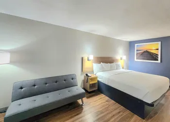 Days Inn by Wyndham Portland/Corpus Christi hotel thumbnail 4