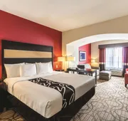 La Quinta Inn & Suites by Wyndham Fargo-Medical Center hotel detail image 3