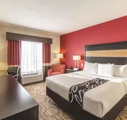 La Quinta Inn & Suites by Wyndham Fargo-Medical Center hotel detail image 4
