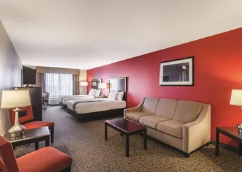 La Quinta Inn & Suites by Wyndham Fargo-Medical Center hotel thumbnail 8