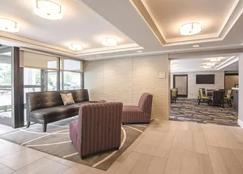 La Quinta Inn & Suites by Wyndham Portland DT/Maine Med hotel thumbnail 2