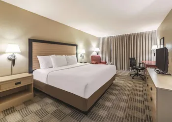 Ramada by Wyndham Fairfield NJ hotel thumbnail 6