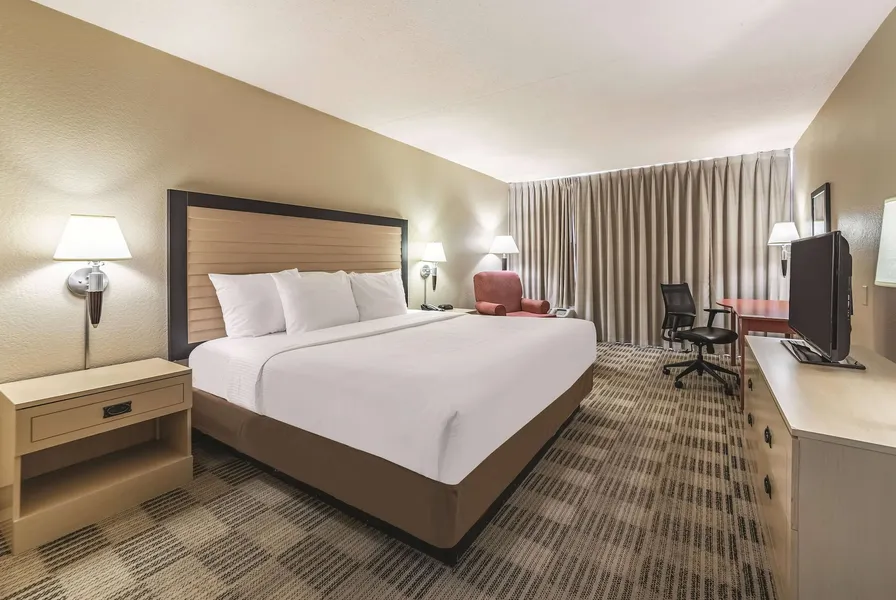 Ramada by Wyndham Fairfield NJ hotel detail image 6