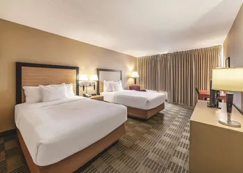 Ramada by Wyndham Fairfield NJ hotel thumbnail 7