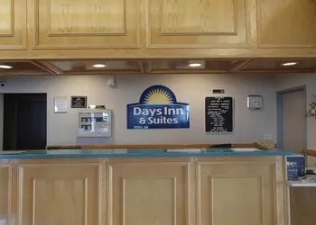 Days Inn & Suites by Wyndham Corpus Christi Central hotel thumbnail 3
