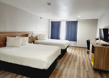 Days Inn & Suites by Wyndham Corpus Christi Central hotel thumbnail 5