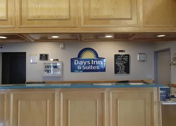 Days Inn & Suites by Wyndham Corpus Christi Central hotel thumbnail 3