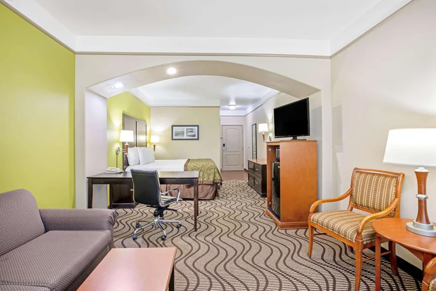 La Quinta Inn & Suites by Wyndham Corpus Christi Airport hotel detail image 6