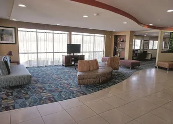 La Quinta Inn & Suites by Wyndham Edmond hotel thumbnail 2