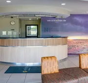 La Quinta Inn & Suites by Wyndham Edmond hotel detail image 5