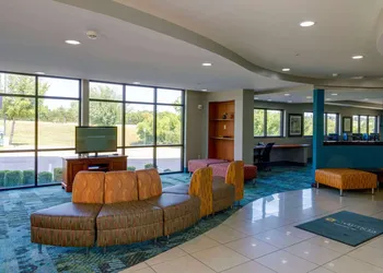 La Quinta Inn & Suites by Wyndham Edmond hotel thumbnail 6