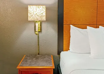 La Quinta Inn by Wyndham Santa Fe hotel thumbnail 4