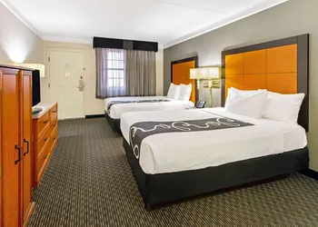 La Quinta Inn by Wyndham Santa Fe hotel thumbnail 5