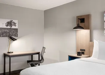La Quinta Inn by Wyndham Temple hotel thumbnail 8