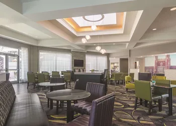 La Quinta Inn & Suites by Wyndham Oklahoma City Norman hotel thumbnail 3