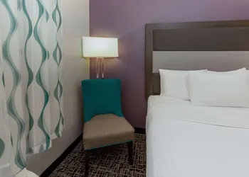 La Quinta Inn & Suites by Wyndham Rockwall hotel thumbnail 5
