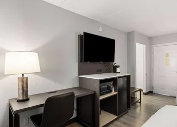 La Quinta Inn by Wyndham Stockton hotel thumbnail 5