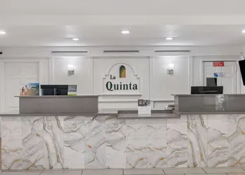 La Quinta Inn by Wyndham Stockton hotel thumbnail 3
