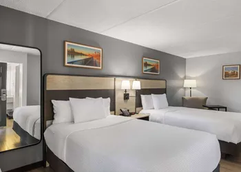 La Quinta Inn by Wyndham Stockton hotel thumbnail 4