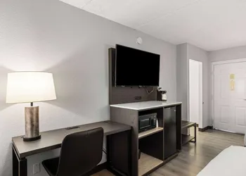 La Quinta Inn by Wyndham Stockton hotel thumbnail 5