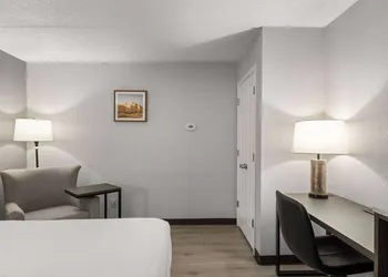 La Quinta Inn by Wyndham Stockton hotel thumbnail 6