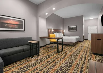 La Quinta Inn & Suites by Wyndham Belton - Temple South hotel thumbnail 7