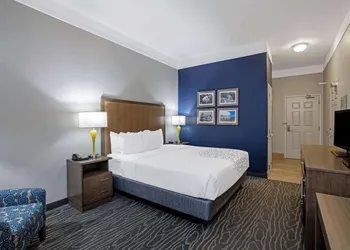 La Quinta Inn & Suites by Wyndham Manteca - Ripon hotel thumbnail 7