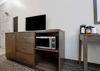 La Quinta Inn & Suites by Wyndham Manteca - Ripon hotel thumbnail 8
