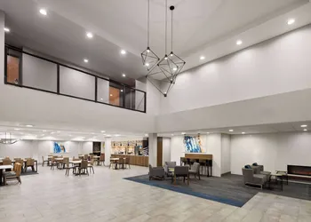 La Quinta Inn & Suites by Wyndham Kennewick hotel thumbnail 2