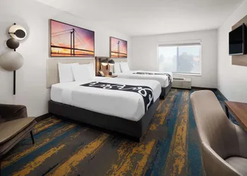 La Quinta Inn & Suites by Wyndham Kennewick hotel thumbnail 4