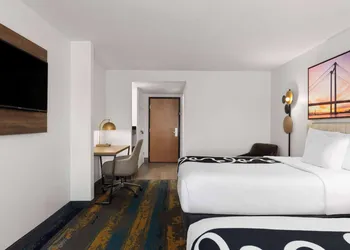 La Quinta Inn & Suites by Wyndham Kennewick hotel thumbnail 5
