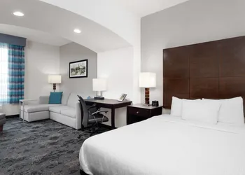 La Quinta Inn & Suites by Wyndham Columbus - Edinburgh hotel thumbnail 7