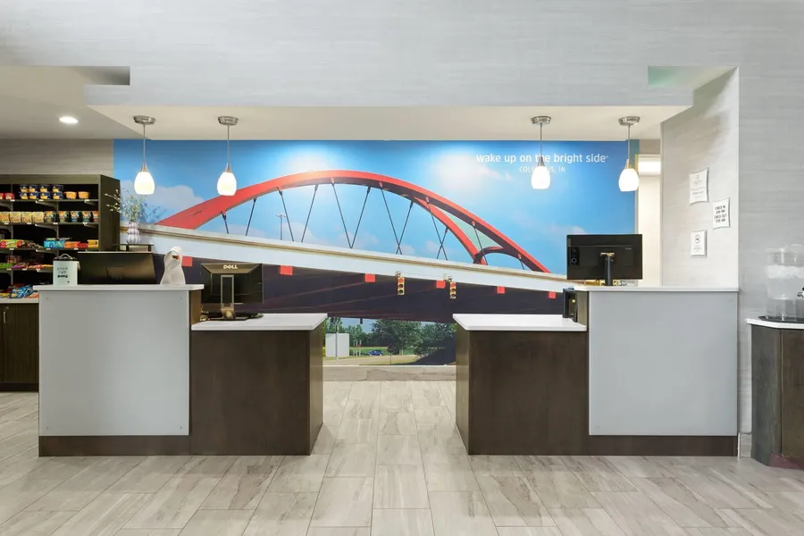 La Quinta Inn & Suites by Wyndham Columbus - Edinburgh hotel detail image 2