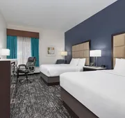 La Quinta Inn & Suites by Wyndham Paris hotel detail image 7