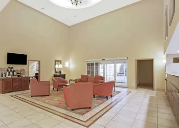 La Quinta Inn & Suites by Wyndham Stillwater-University Area hotel thumbnail 2