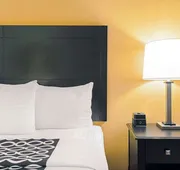 La Quinta Inn & Suites by Wyndham Stillwater-University Area hotel detail image 4
