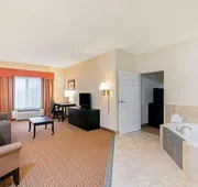 La Quinta Inn & Suites by Wyndham Stillwater-University Area hotel detail image 5