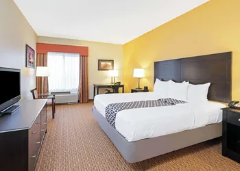 La Quinta Inn & Suites by Wyndham Stillwater-University Area hotel thumbnail 7
