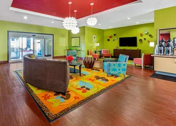 La Quinta Inn & Suites by Wyndham Leesville Ft. Polk hotel thumbnail 2