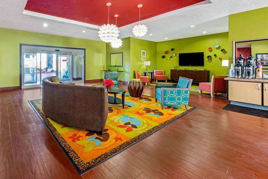 La Quinta Inn & Suites by Wyndham Leesville Ft. Polk hotel detail image 2