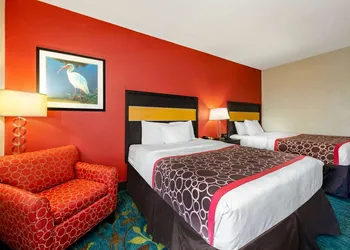 La Quinta Inn & Suites by Wyndham Leesville Ft. Polk hotel thumbnail 5