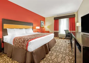 La Quinta Inn & Suites by Wyndham Leesville Ft. Polk hotel thumbnail 6