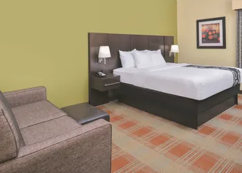 La Quinta Inn & Suites by Wyndham Atlanta South - Newnan hotel thumbnail 6