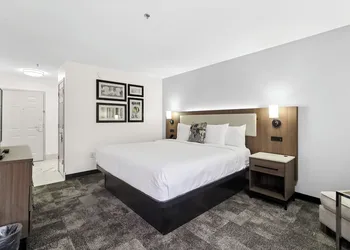 La Quinta Inn & Suites by Wyndham Atlanta South - Newnan hotel thumbnail 8