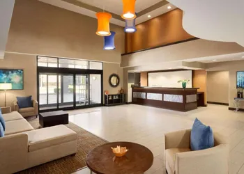 Townhome Inn And Suites hotel thumbnail 2