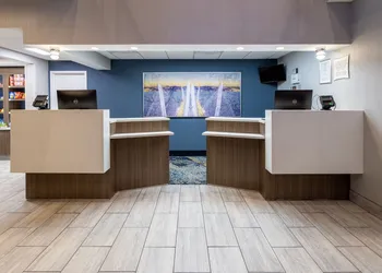 Baymont by Wyndham White Plains - Elmsford hotel thumbnail 3