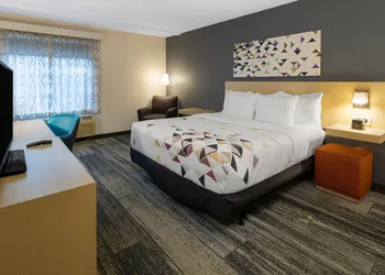Baymont by Wyndham White Plains - Elmsford hotel thumbnail 7